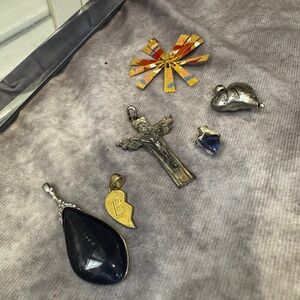 Assorted Jewelry Pendants in‎ Silver and Gold Tone untested